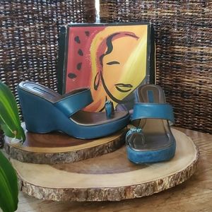 Teal Toe Thong Wedge Gold Trim Jewel Dragonflies🦋